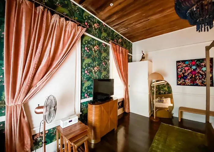 Marreros Guest Mansion - Adult Only